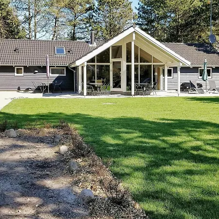 12 Person Holiday In R Dby Holiday home Kramnitse