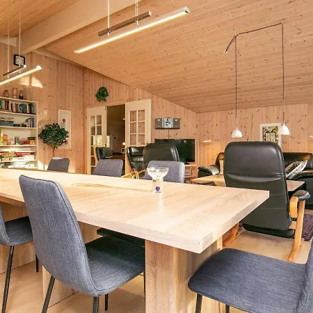 12 Person Holiday In R Dby Holiday home Kramnitse